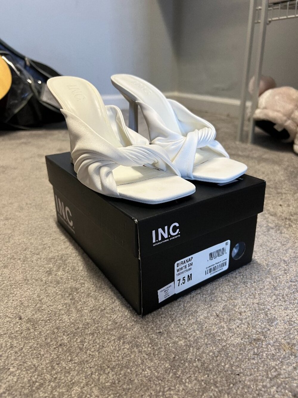 I.N.C. International Concepts Biranap White Knot Sandals 7.5